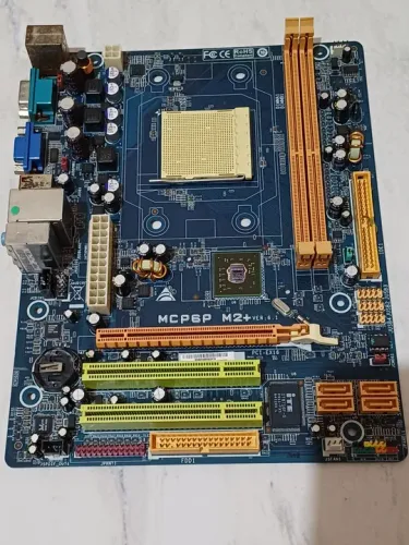 Placa mãe ,ddr2 ,soquet am2,am2+ , aceita processador am3