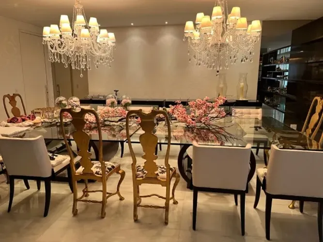 Mesa de Jantar com linda base de Sergio Faher em perfeito estado de conservação.