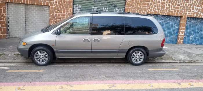 Chrysler Grand Caravan LE 3.3 AUT 1996