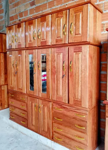 Guarda roupa de casal 6 portas todo de madeira angelim -Frete grátis.
