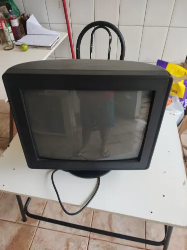 Monitor de tubo antigo 