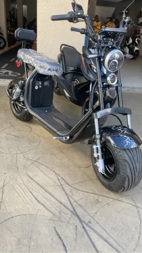 Scooter elétrica com apenas 850 km rodados( mais nova de Goiânia )