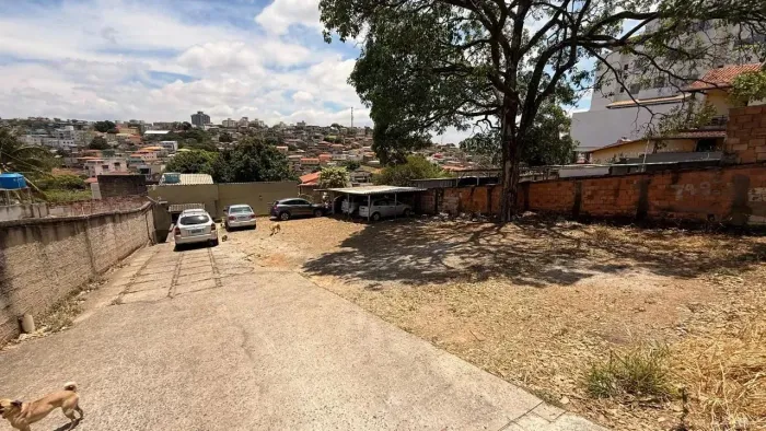 Lote com 680 mts à Venda no Havai