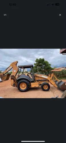 Vende-se  Retroescavadeira case 580N. 2013 4x4. traçada