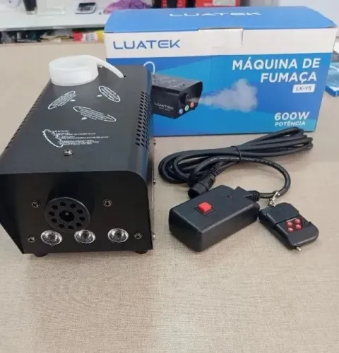 Máquina de Fumaça 600w LUATEK com 3 Leds Rgb Controle Remoto