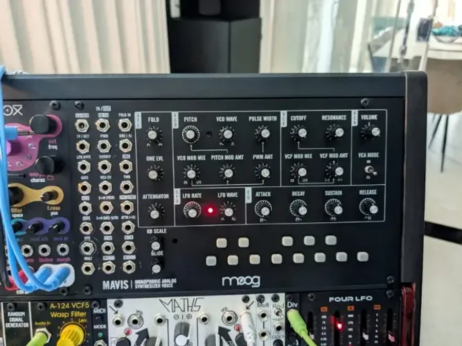Moog MAVIS - Sintetizador Monofônico / Eurorack Voice