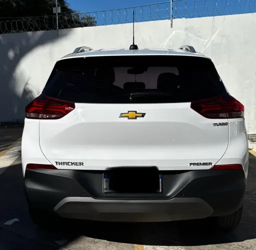 Tracker 1.2 turbo com teto solar 