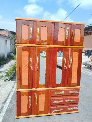 Guarda roupa de casal 4 portas 90% madeira.