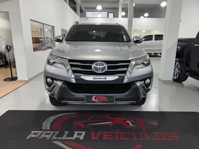 Toyota Hilux SW4 SRX 4X4 2.8 TDI 16V Dies. Aut. 2017