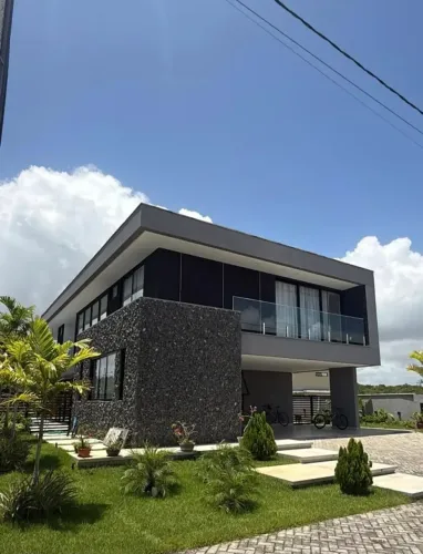 CASA A VENDA NO CONDOMINIO ALAMOANA C 386m - 04 SUITES + DCE COM PISCINA