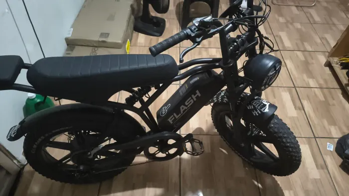 Vendo bicicleta eletrica com nota fiscal e todos os acessórios