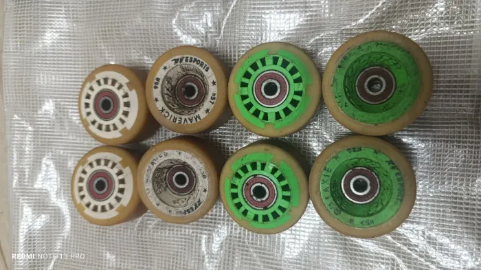 Roda patins com rolamento (leia)
