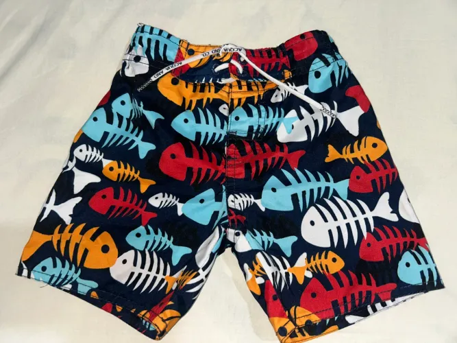 Bermuda infantil de praia