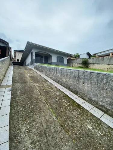 Térrea para aluguel com 170 metros quadrados com 3 quartos em Boehmerwald - Joinville - SC