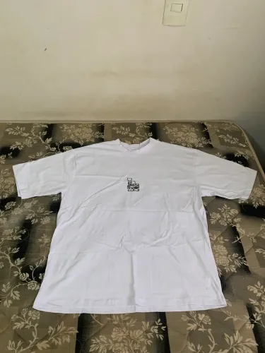 Camisa branca LA oversized G nunca usada