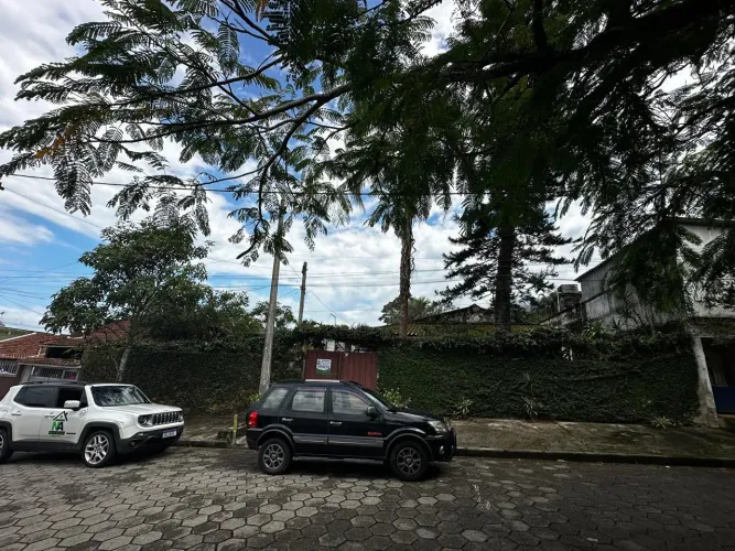 CASA COM ÓTIMO TERRENO A VENDA EM MURIQUI