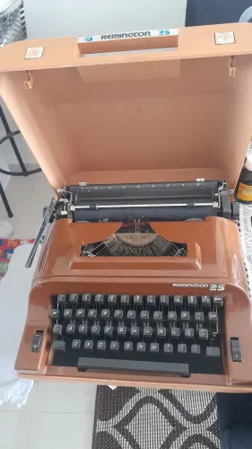 Máquina de datilografia Remington 