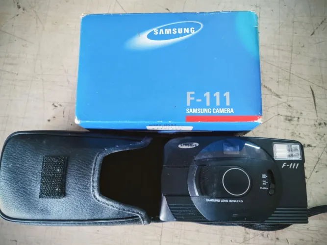 Câmera fotográfica Samsung F-111