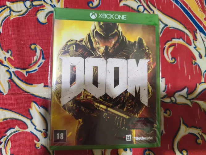 Doom - jogo para Xbox One - Seminovo.