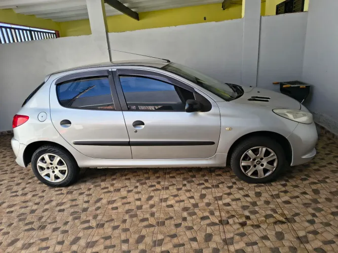 Peugeot 207 X-line 1.4 Flex 8V 5P 2011