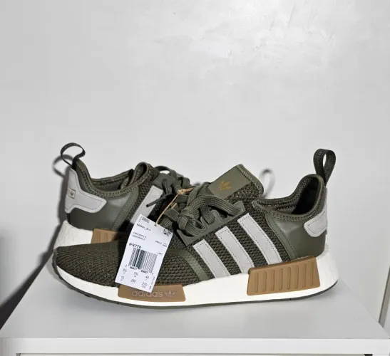 ADIDAS NMD_R1 VERDE OLIVA