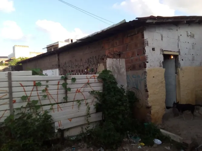 Casa para vender ou trocar por carro ou moto 