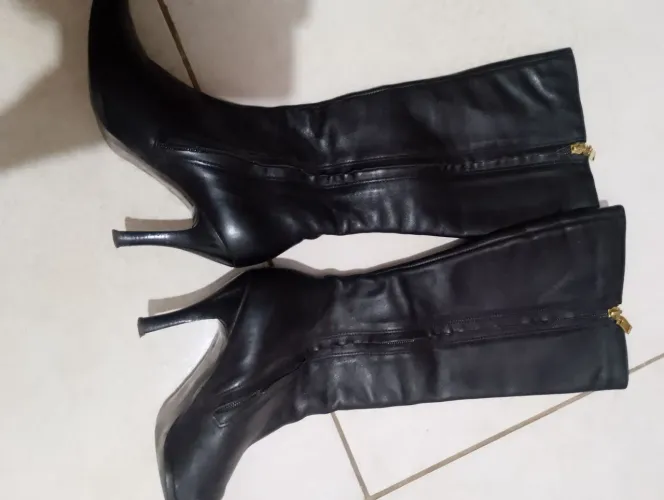 Botas Femininas de Couro legítimo Preto da Schutz
