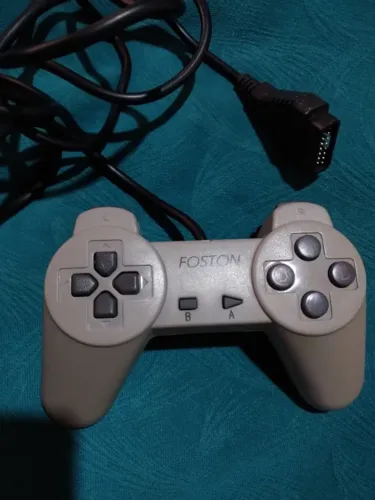 Vendo ou troco 1 controle pra PC modelo PS1 kit apenas para reposição de peças ou conserto