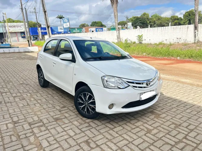 Toyota Etios XLS 1.5 Flex 16V 5P Mec. 2014