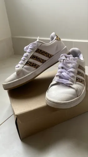 Tênis Adidas