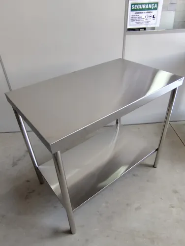 Mesa Inox 1,10m com prateleira inferior - Produção sem limites