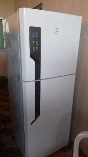 Compramos geladeira com defeito modelo mas novo