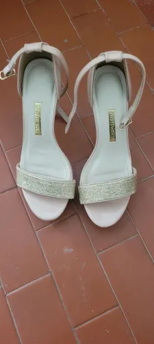 Sandálias Via Marte com Glitter