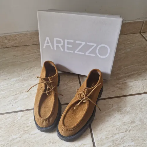 Sapato mocassim Arezzo suede tratorado