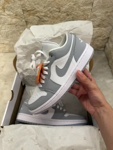 Jordan 1 low wolf grey 