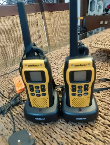 Rádio comunicador Intelbras 