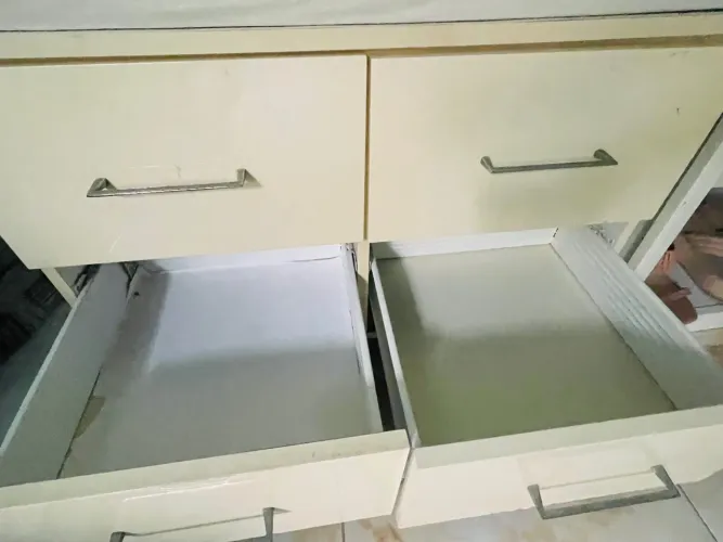 Gaveteiro 2 Gavetas Branco de rodinha R$ 70