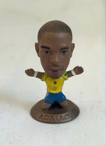 miniatura futebol - adriano imperador - seleção brasileira