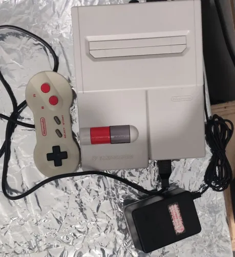 Famicom AV com Mod RGB de 3 Paletas