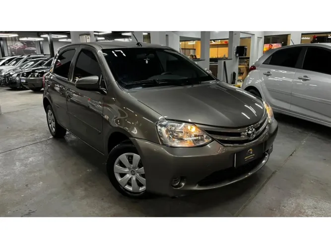 Toyota Etios X 1.3 Flex 16V 5P Mec. 2017
