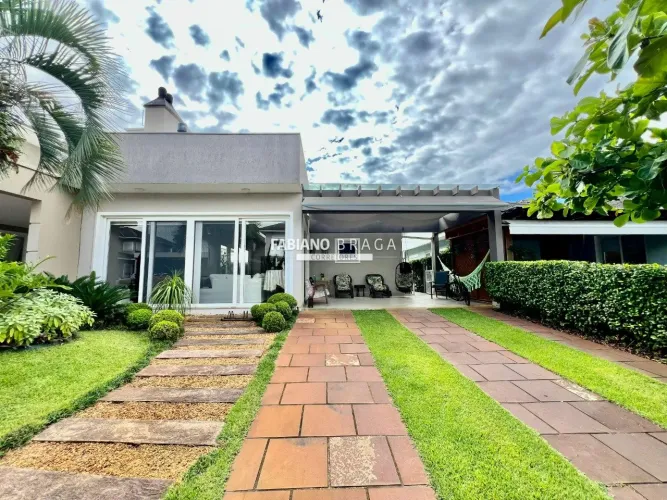 Casa à Venda no Condomínio Atlântico Villas