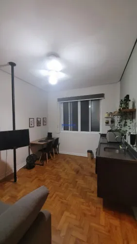 Kitnet reformado 1 vaga elevador port.24h 50 metros da praia Boqueirão Santos SP