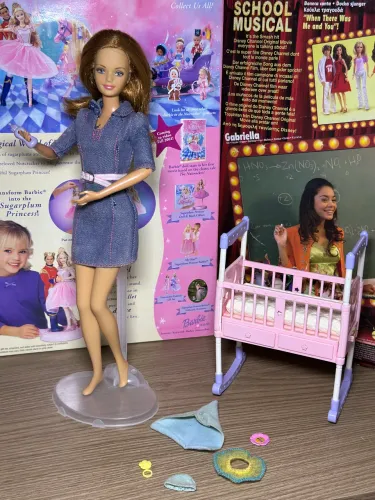 Boneca Barbie Midge Happy Family