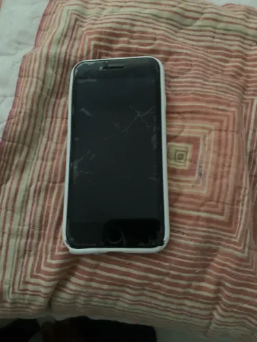 iPhone 8 tela quebrada 