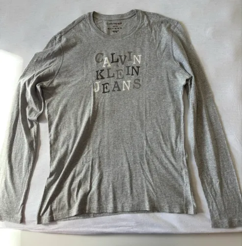 Camiseta Calvin Klein original manga longa 