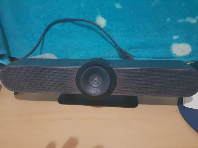 Câmera Videoconferência Logitech MeetUp 4K - Estado de Nova