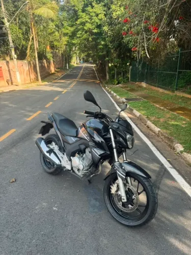Twister 2022 leilão km baixo