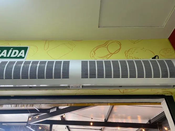 Vendo duas cortinas de ar, uma de 120 cm e a outra de 150 cm. Muito novas, pouco usadas