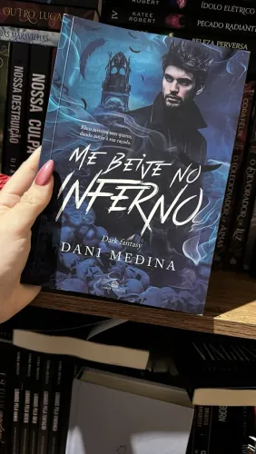 Livro me beijei no in**** da Dani Medina, cabana vermelha