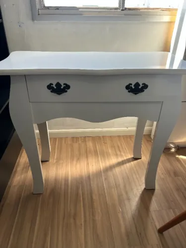 Aparador branco estilo clássico com gaveta 99 cm